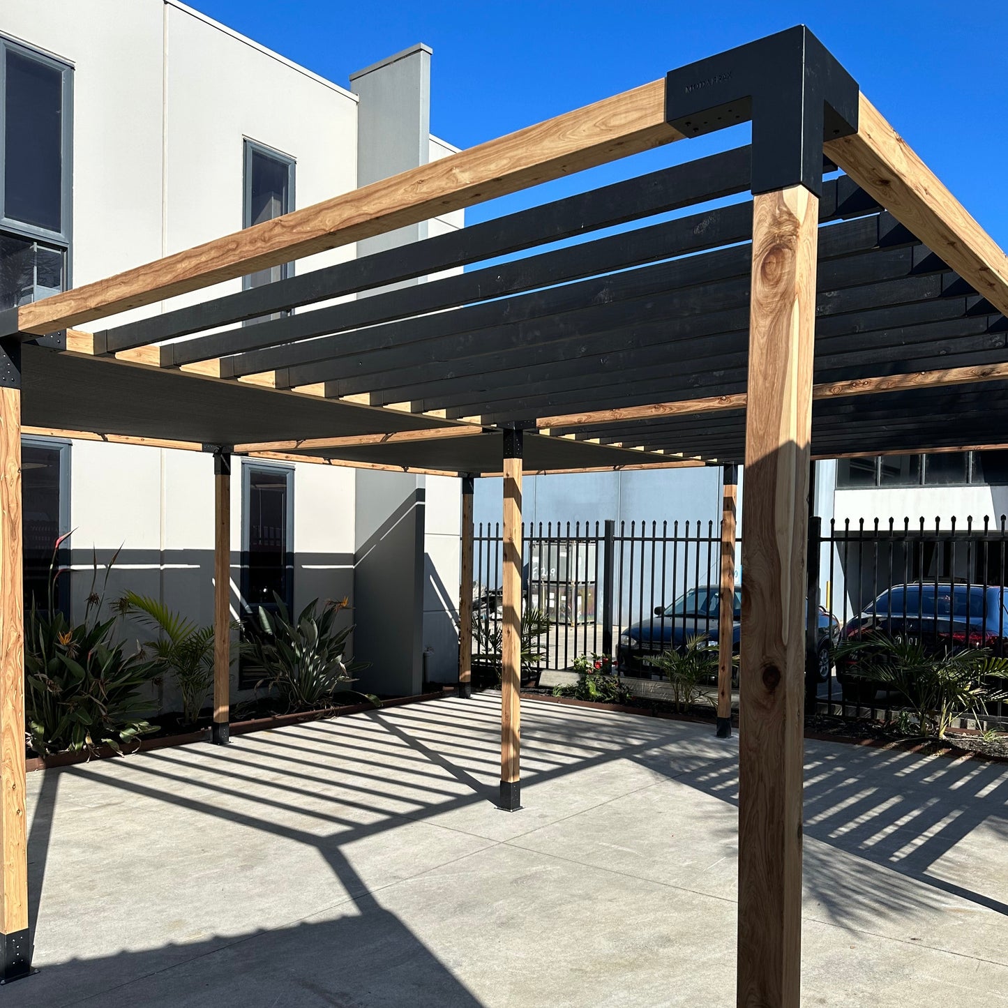Double Pergola Kit for 90x90 Timber Posts with Top Rafter Brackets